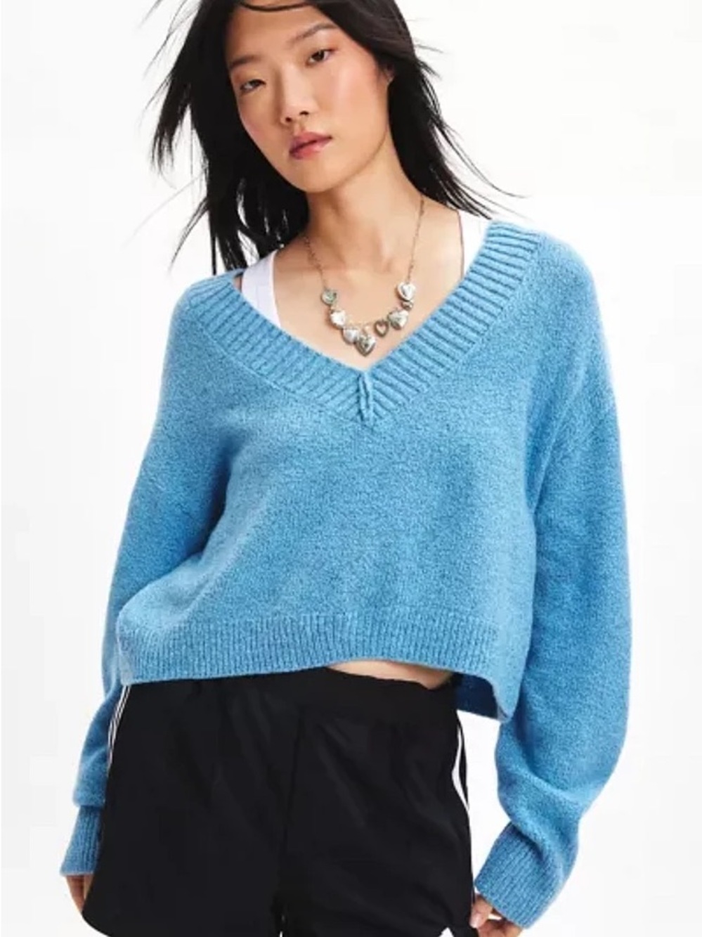 BDG by Urban Outfitters Jenna Cropped V-Neck Sweater